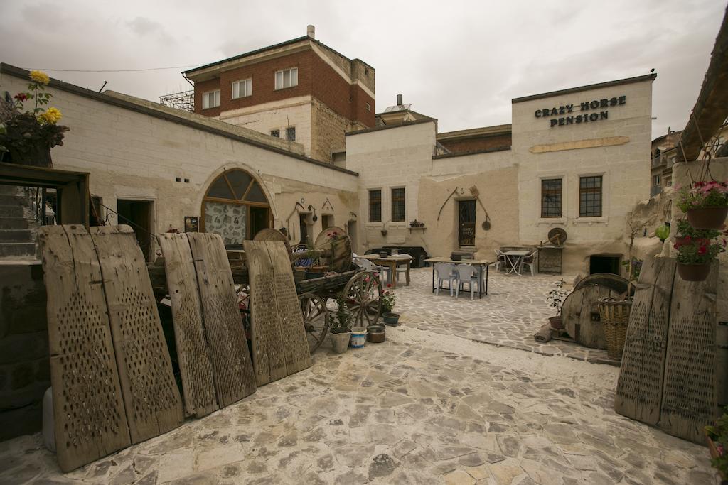 Crazy Horse Pension Юргюп Стая снимка