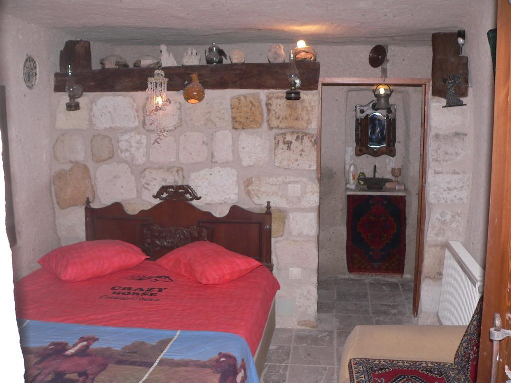 Crazy Horse Pension Юргюп Екстериор снимка