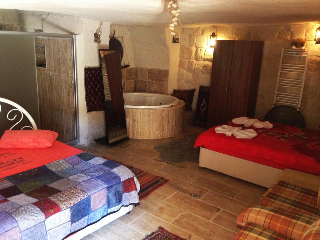 Crazy Horse Pension Юргюп Стая снимка